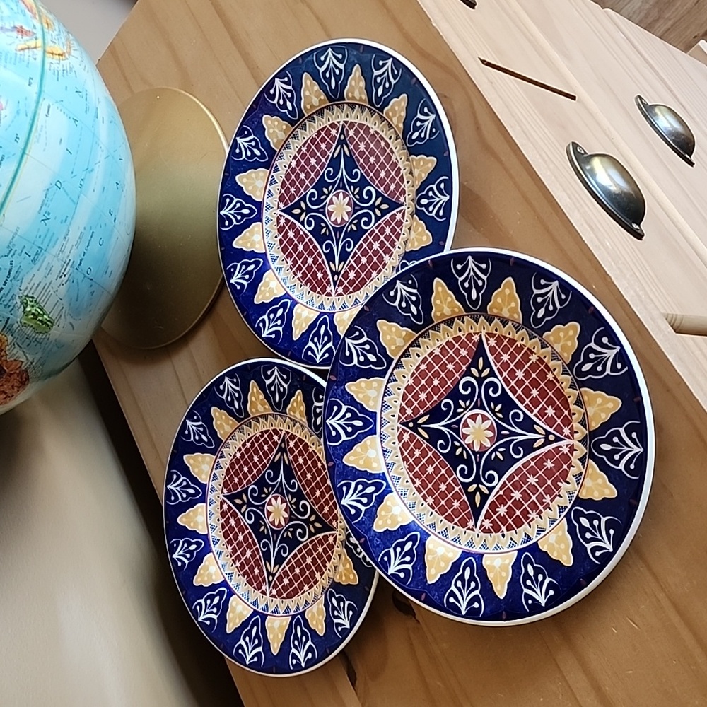 Set of 3 PIER 1 Earthenware Vizcaya plates Italy